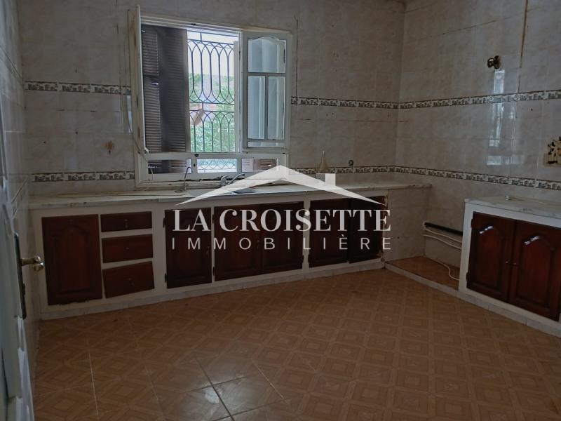 Villa S+8 avec deux niveaux séparés à La Soukra